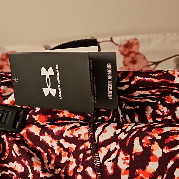 Under Armour 🖤 bnwt Capri leggings (#81-82) - Picture 6 of 8